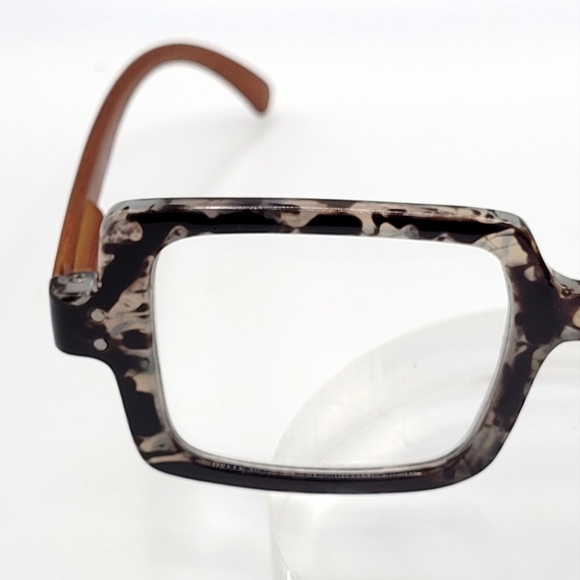 Studio Square (reader) - Picture 3 of 4